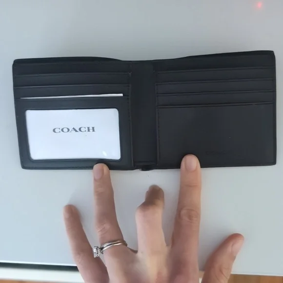 1:1 Rep Coach Wallet - Picture 2 of 5